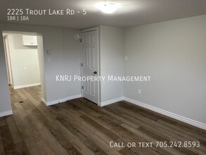 2225 Trout Lake Rd in North Bay, ON - Building Photo - Building Photo