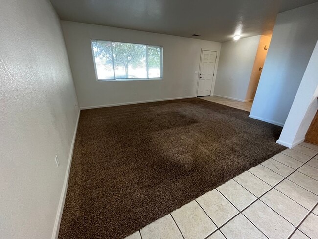 3231-3235 E Noble Ave in Visalia, CA - Building Photo - Building Photo