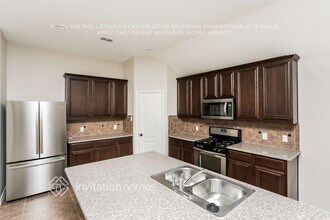 2512 Flowing Springs Dr in Fort Worth, TX - Building Photo - Building Photo