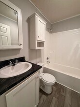 220 Lakeshore Cir in Oxford, MI - Building Photo - Building Photo