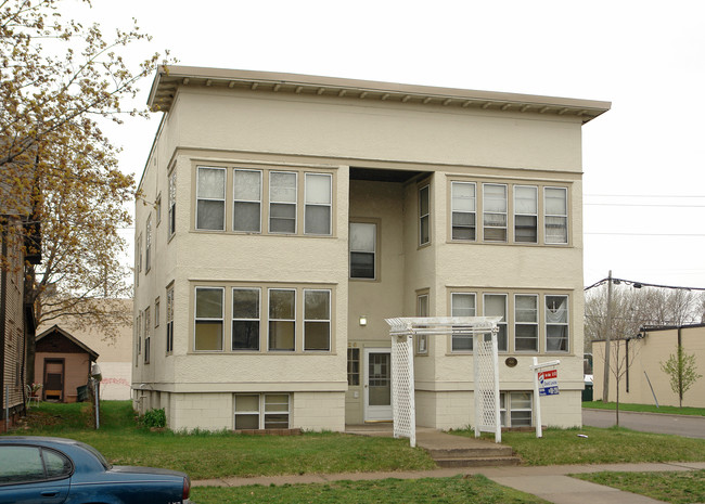 1626 Carroll Ave in St. Paul, MN - Foto de edificio - Building Photo