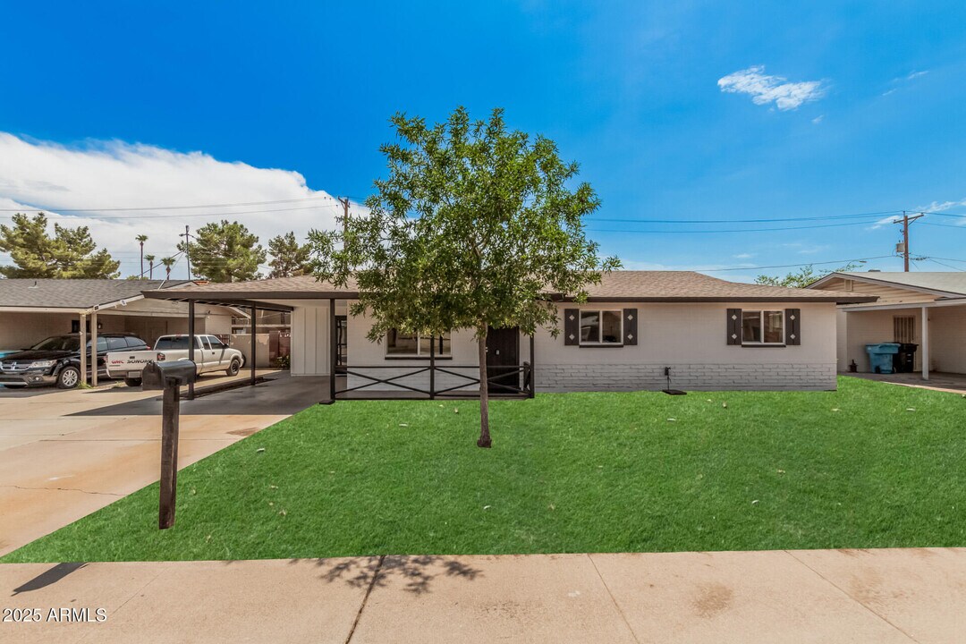 3419 W Glenn Dr in Phoenix, AZ - Building Photo
