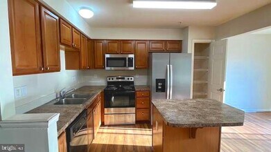 7063 Oak Grove Way in Elkridge, MD - Building Photo - Building Photo