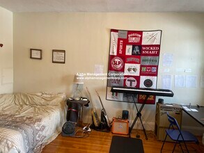 726 Washington St in Brookline, MA - Building Photo - Building Photo