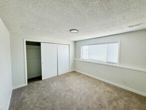 5283 W Center Ave in Lakewood, CO - Building Photo - Building Photo