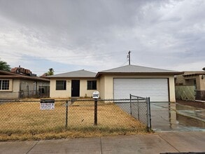 270 Maple Ave in El Centro, CA - Building Photo - Building Photo