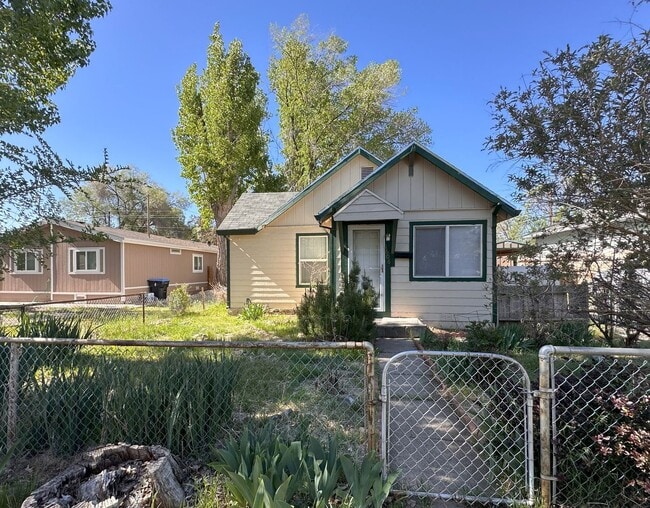 property at 1606 4th St