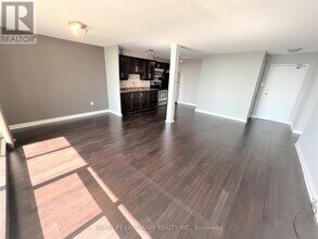 350-350 Seneca Hill Dr in Toronto, ON - Building Photo - Building Photo