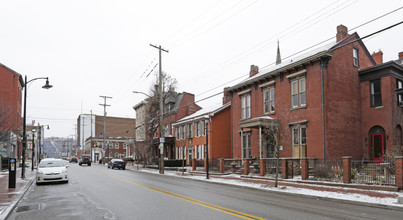 934 Western Ave in Pittsburgh, PA - Building Photo - Building Photo