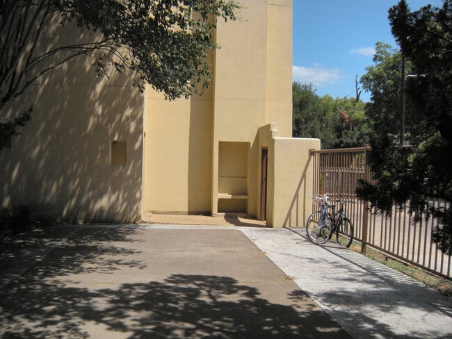 property at 712 Graham Pl