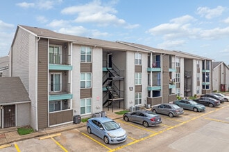 Victoria Park in Houston, TX - Foto de edificio - Building Photo