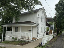 713 Cherry St in Scranton, PA - Building Photo