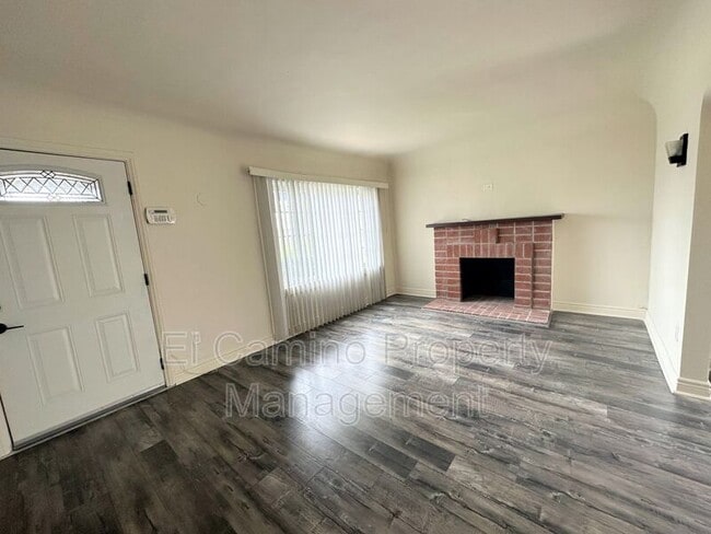 8725 Dalton Ave in Los Angeles, CA - Building Photo - Building Photo