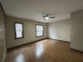 728 W Barry Ave, Unit 724-2S in Chicago, IL - Building Photo - Building Photo