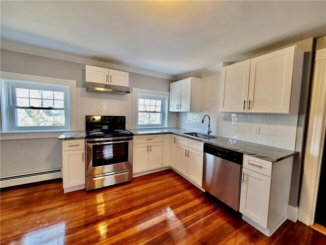 141 Bourne Ave in East Providence, RI - Building Photo - Building Photo