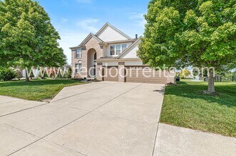 4712 Pebblepointe Pass in Zionsville, IN - Building Photo - Building Photo