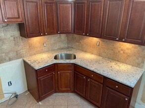 26 Grove St, Unit 1st Floor in Elizabeth, NJ - Building Photo - Building Photo