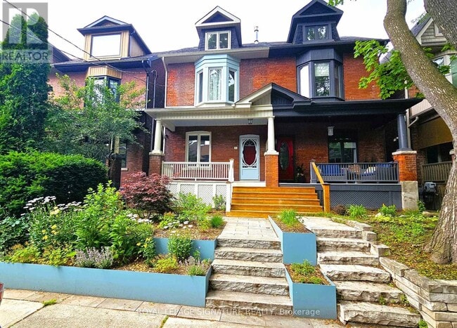 property at 28 Garnock Ave