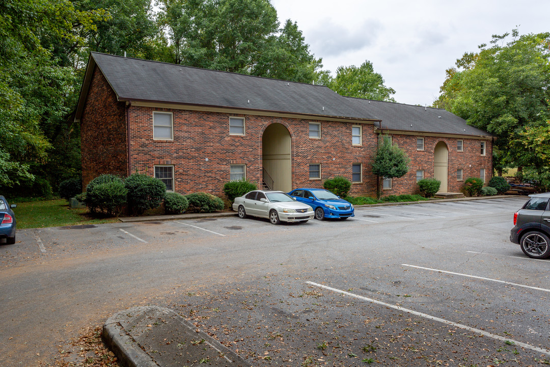 460 14th Ave NE in Hickory, NC - Building Photo