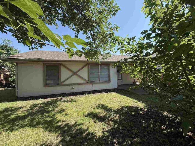 property at 3031 Stearns Ave