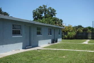 2107 Washington St NE in Palm Bay, FL - Building Photo - Other