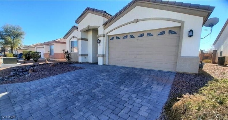 525 Sun Mountain Ave in North Las Vegas, NV - Building Photo