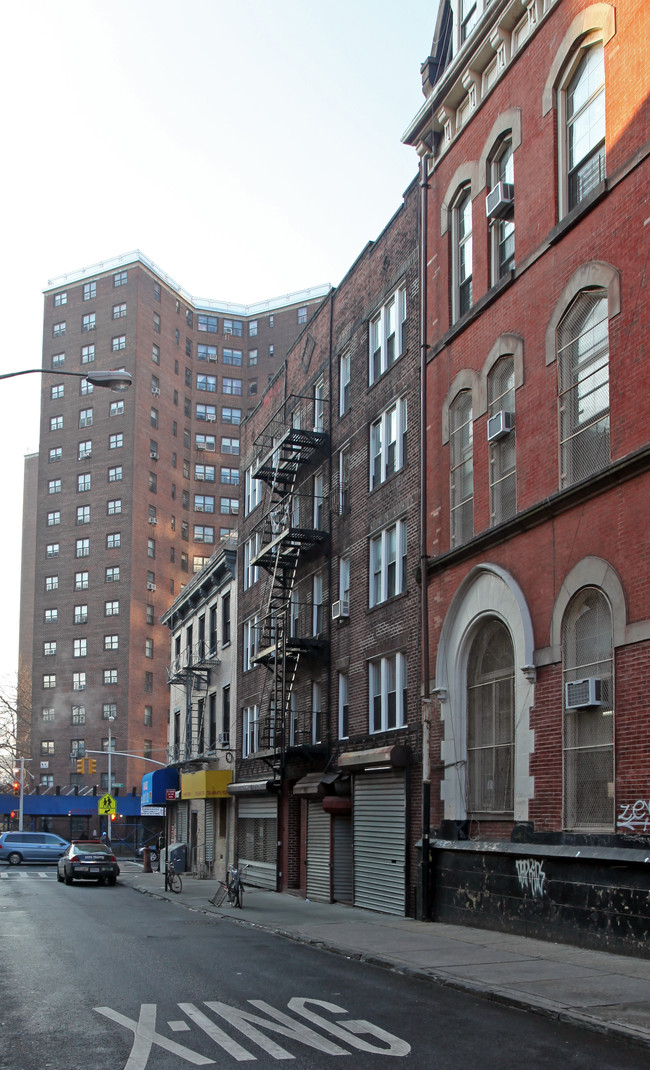 31-33 James St