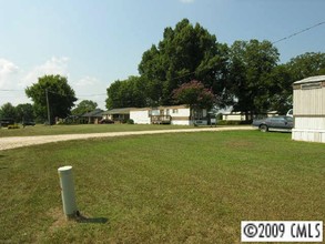 7021 Unity Church Rd in Kannapolis, NC - Foto de edificio - Other