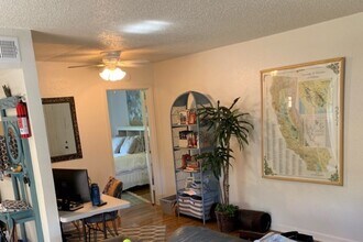 5102 Bell St, Unit 4 in Houston, TX - Foto de edificio - Building Photo