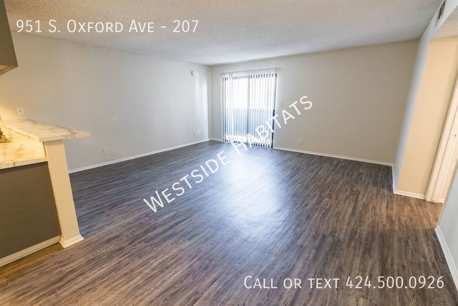951 Oxford Ave in Los Angeles, CA - Building Photo