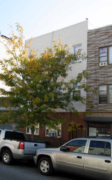 162 Norman Ave in Brooklyn, NY - Building Photo