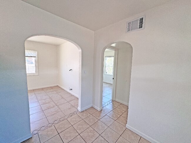 1211 N Richey Blvd in Tucson, AZ - Building Photo - Building Photo