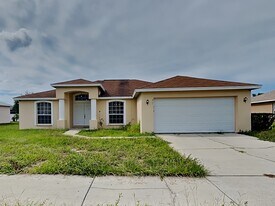 817 Highland Crest Loop in Lake Wales, FL - Building Photo