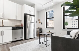 331 S Wells St in Chicago, IL - Building Photo
