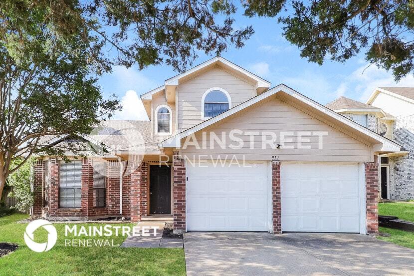 911 Turner Ct in Cedar Hill, TX - Foto de edificio