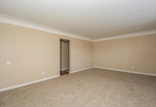 206 3rd Ave SE in Altoona, IA - Building Photo - Building Photo