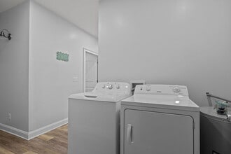 360 Island Rd in Harkers Island, NC - Building Photo - Building Photo