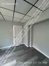 910 Broadway Ave in Chesterton, IN - Foto de edificio - Building Photo