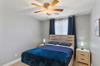 8867 W Oquendo Rd in Las Vegas, NV - Building Photo - Building Photo