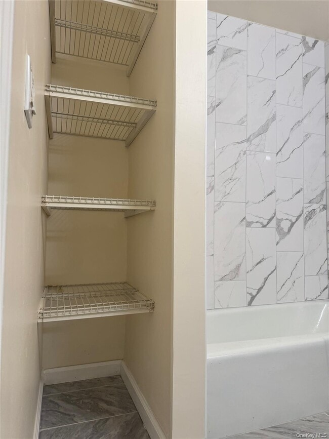 284 Main St in Beacon, NY - Foto de edificio - Building Photo