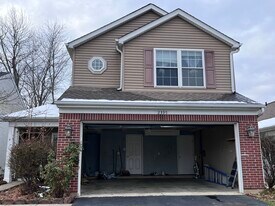2395 Maple Hedge Way in Columbus, OH - Building Photo