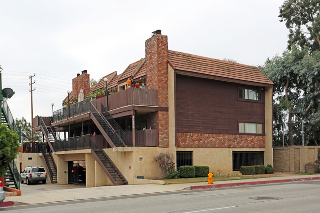 21792 Brookhurst St in Huntington Beach, CA - Foto de edificio - Building Photo