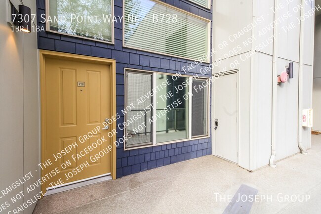 7307 Sand Point Way NE in Seattle, WA - Building Photo - Building Photo