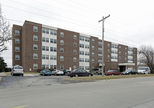 East Ridge Manor in St. Joseph, MO - Building Photo - Building Photo