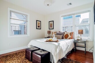 320 Maverick St, Unit 1 in Boston, MA - Building Photo - Building Photo