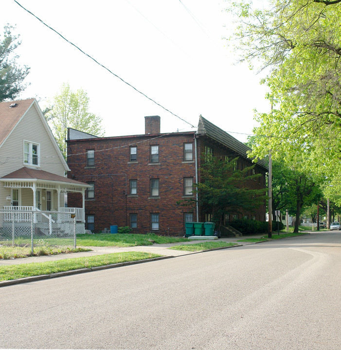 79 Frances Ave in Akron, OH - Building Photo