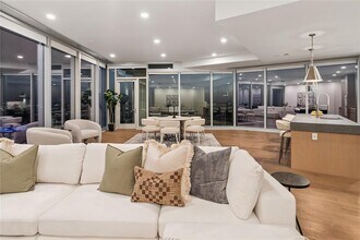 600 Guadalupe St in Austin, TX - Building Photo - Building Photo