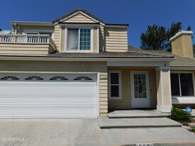 559 Stoney Peak Ct in Simi Valley, CA - Building Photo