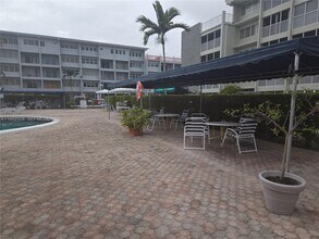 330 SE 2nd St in Hallandale Beach, FL - Building Photo - Building Photo