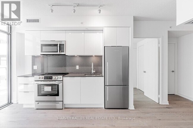 25 Richmond St E in Toronto, ON - Building Photo - Building Photo